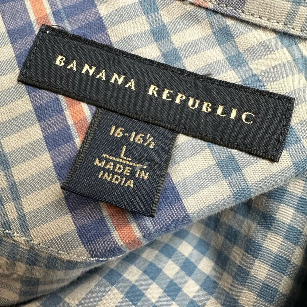 EUC Banana Republic Men’s Blue and White Plaid Button-Up Dress Casual Shirt - L